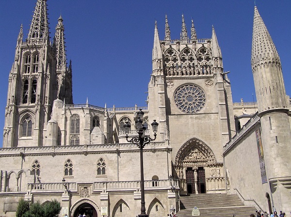 Catedral de Burgos, templo catedralicio de culto católico dedicado a la Virgen María